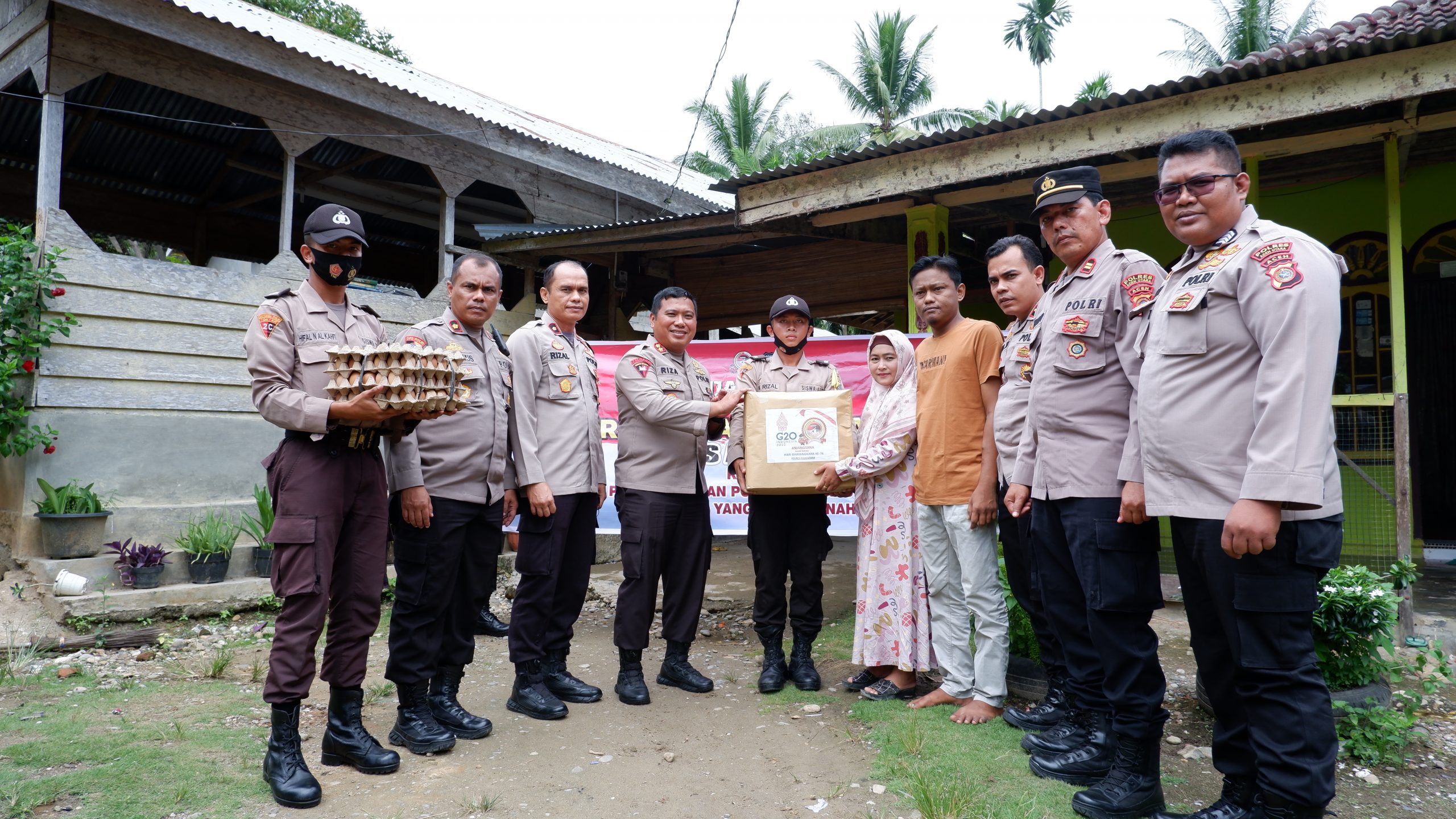 “Kapolres Aceh Utara Peduli” Anjangsana Dan Tali Asih Kepada Personil Aktif Yang Sakit Menahun Dalam Rangka Hari Bhayangkara ke -76.