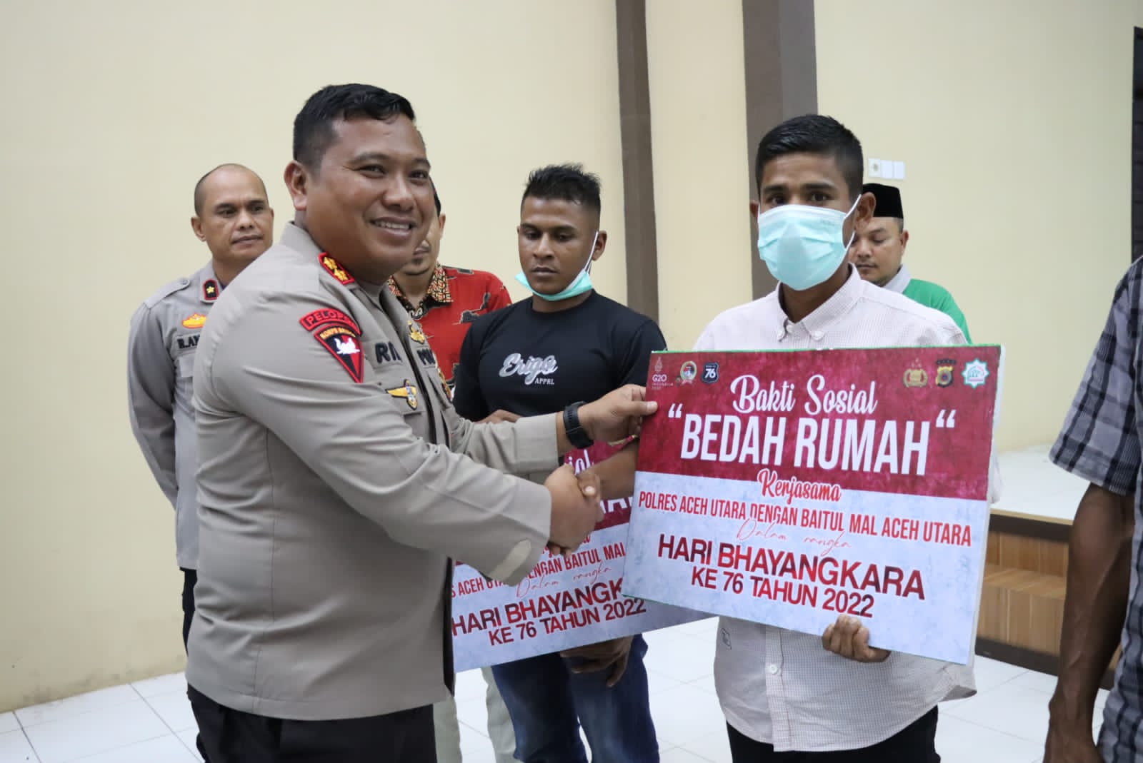 “Bedah Rumah” Bakti Sosial Polres Aceh Utara Bekerja Sama Dengan Baitul Mal Aceh Utara Dalam Rangka Hari Bhayangkara ke -76