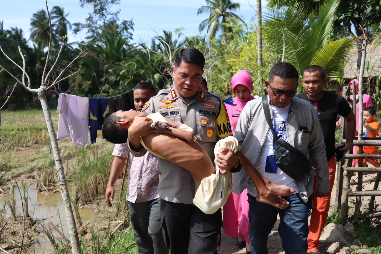 Kepedulian Kepolres Aceh Utara Kepada Warga Yang Menderita Sakit Lumpuh Layu