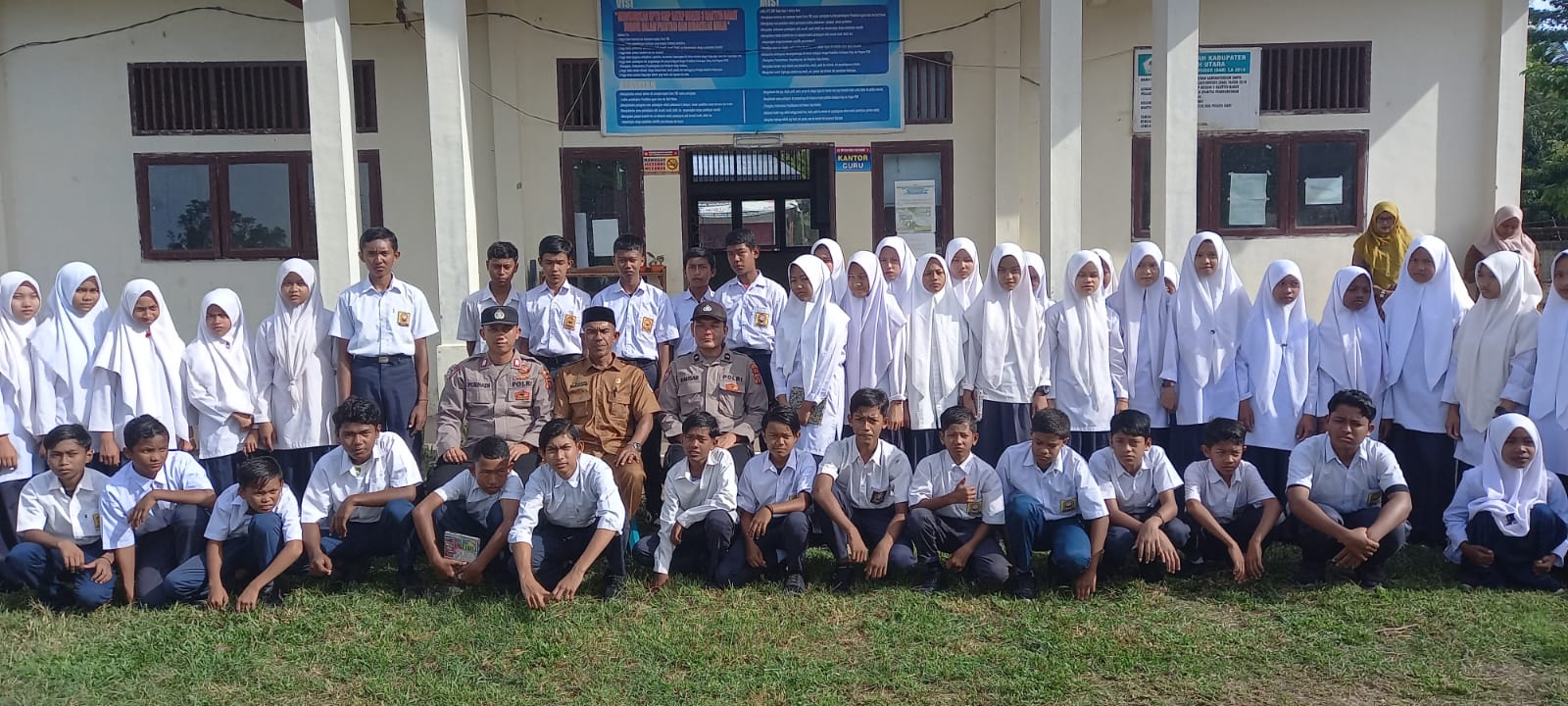 Cegah Kenakalan Remaja, Sat Binmas Polres Aceh Utara Kunjungi SMPN 3 Baktiya Barat